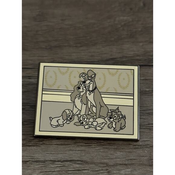 Disneyland 2017 Mystery Box Pin - Lady The Tramp & Puppies - LE 600 CHASER RARE - Picture 1 of 4